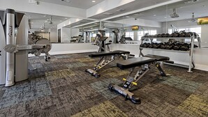 Fitness facility - KING BED great pool, amazing city views, 75” tv (Austin)