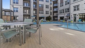 Pool - KING BED great pool, amazing city views, 75” tv (Austin)