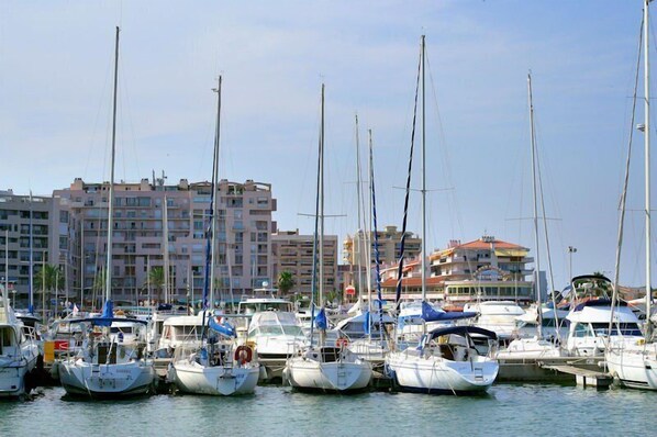 Marina - Proche Port et Plage T2 Dans Résidence Avec Ascenseur et Parking-4ca403 (SAINT CYPRIEN PLAGE)