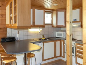 Fridge, microwave, dishwasher, cookware/dishes/utensils - Miilumaja a1 by Interhome (Puolanka)
