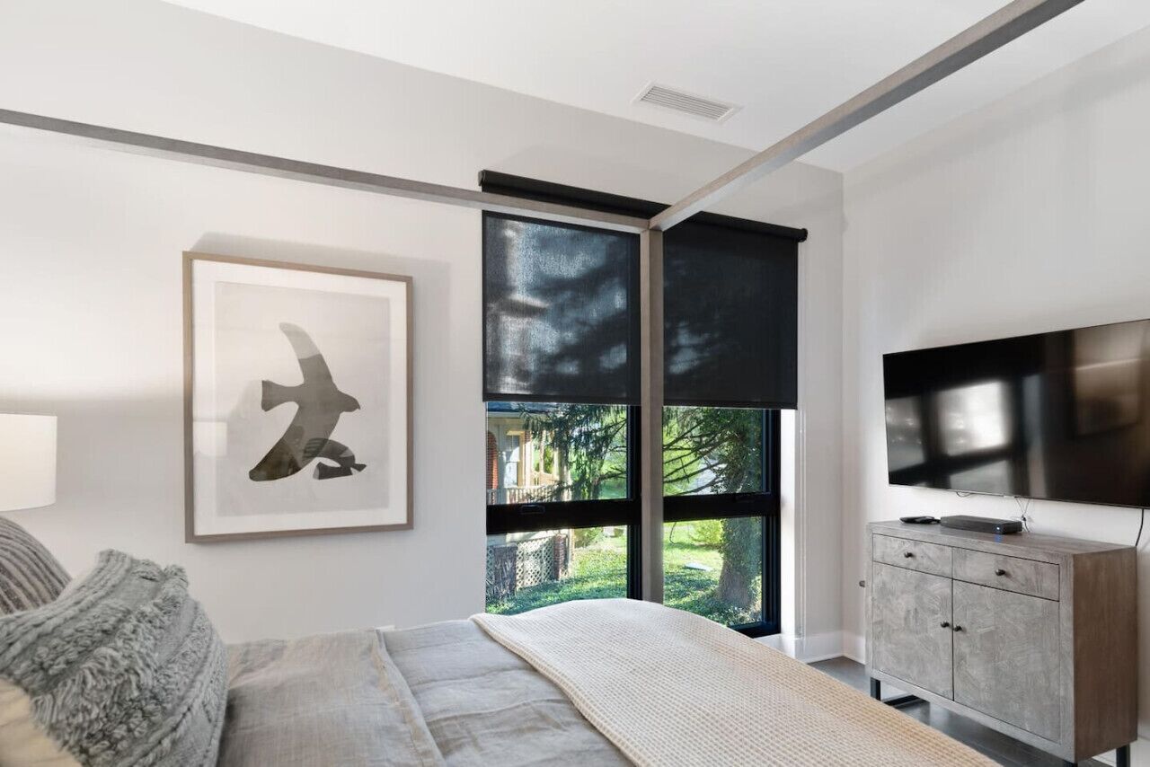 2 bedrooms, desk, iron/ironing board, WiFi