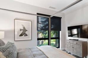 2 habitaciones, escritorio, tabla de planchar con plancha y wifi