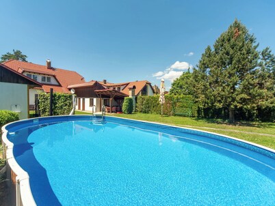 Wonderful private villa for 11 guests with WIFI, TV, patio and pets allowed