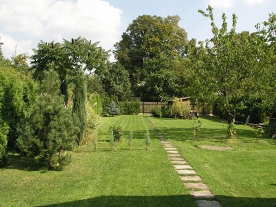 Stunning private villa for 11 guests with WIFI, TV, patio, pets allowed and parking