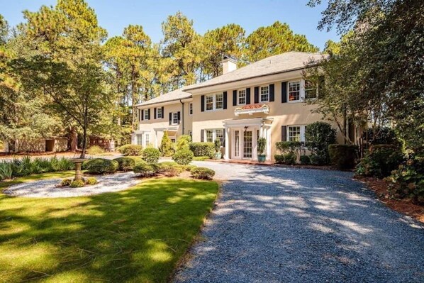 Exterior - Knollwood Manor - The Historic Mid Pines Mansion (Southern Pines)