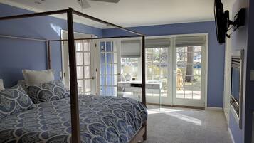 4 bedrooms, desk, iron/ironing board, free WiFi