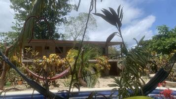 Enceinte de lâhĂ©bergement