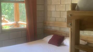 1 bedroom, free WiFi, bed sheets