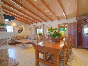 Dining - Holiday Villa Cifre Alcudia with Mountain View, Wi-Fi, A/C, Pool, Garden & Terrace; Parking (Alcudia)