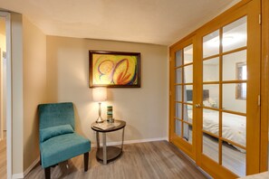 2 bedrooms, desk, iron/ironing board, free WiFi