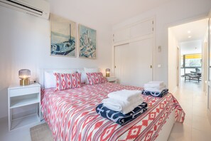 2 chambres, fer et planche à repasser, Wi-Fi gratuit, draps fournis