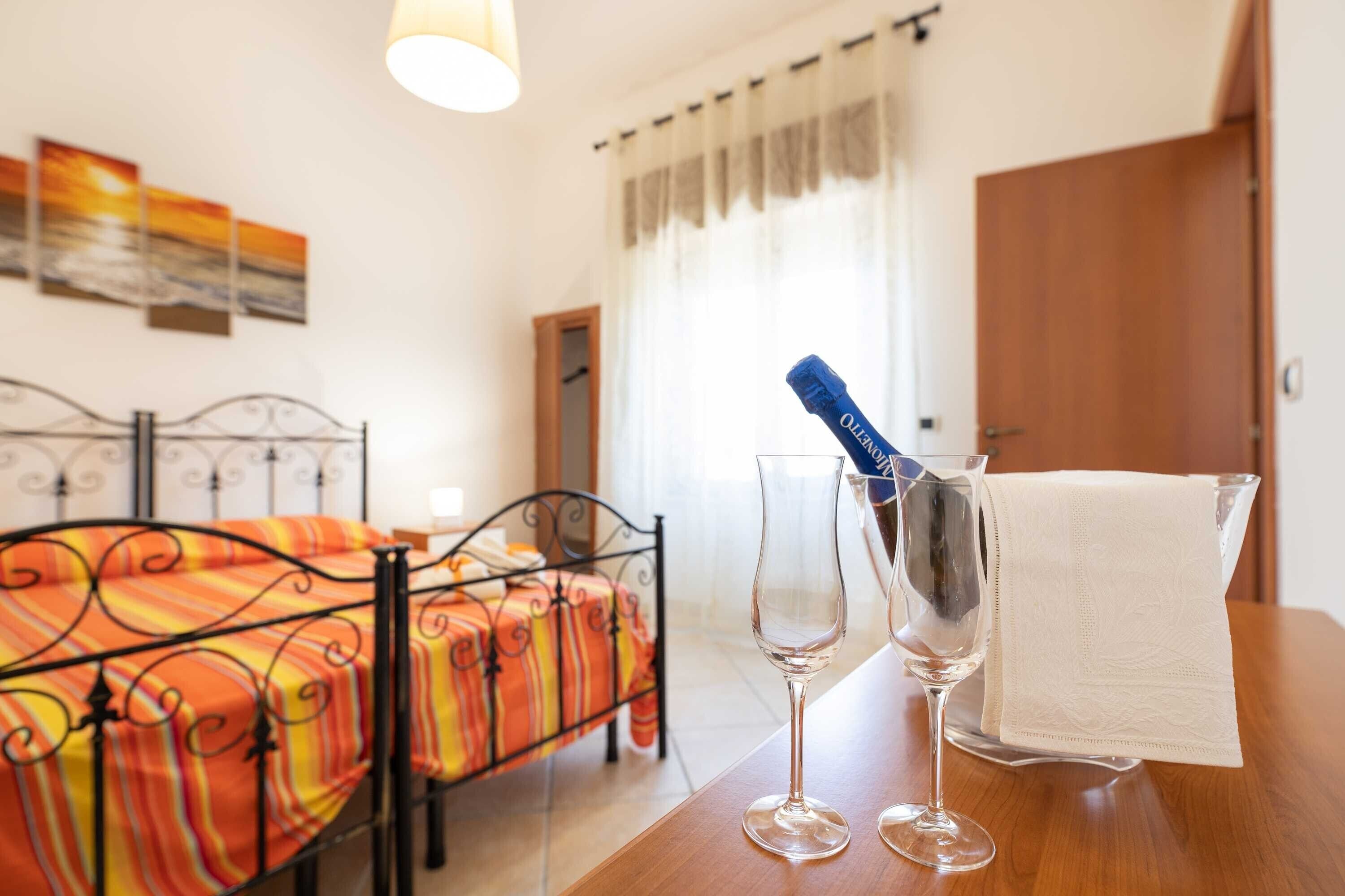 2 bedrooms, iron/ironing board, bed sheets