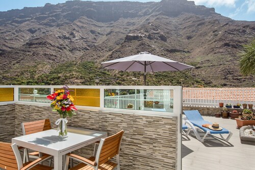 Apartamento 'Casa Paco' con vistas a la montaña, Wi-Fi rápido, aire acondicionado y terraza