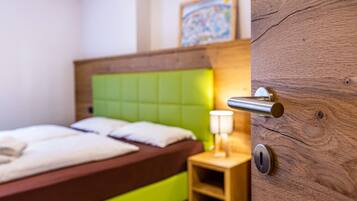 2 habitaciones, tabla de planchar con plancha y wifi gratis