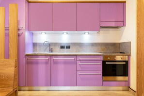 Fridge, oven, stovetop, dishwasher - Vacation Apartment "Tobià" with Mountain View, Wi-Fi, Balcony (San Giovanni di Fassa)