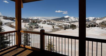 Maison Carstens - Luxury Goldlink Home with access to Goldlink Lift