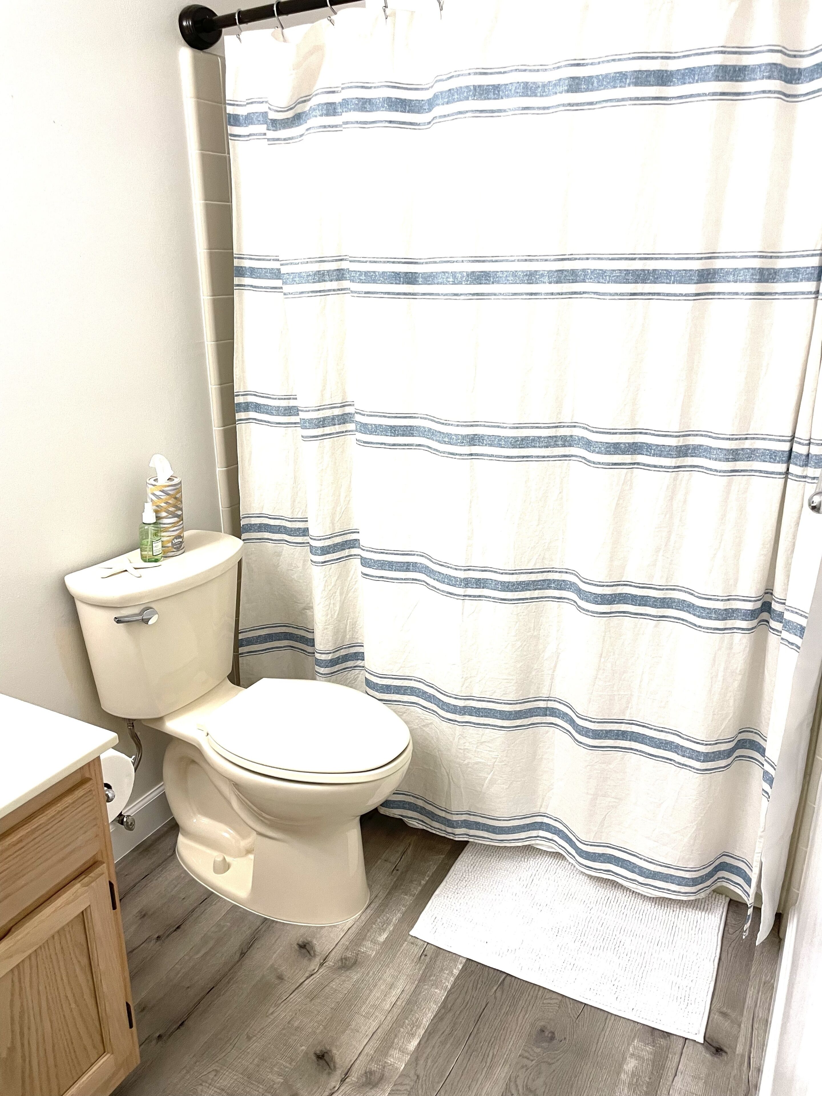 Combined shower/tub, hair dryer, towels, soap