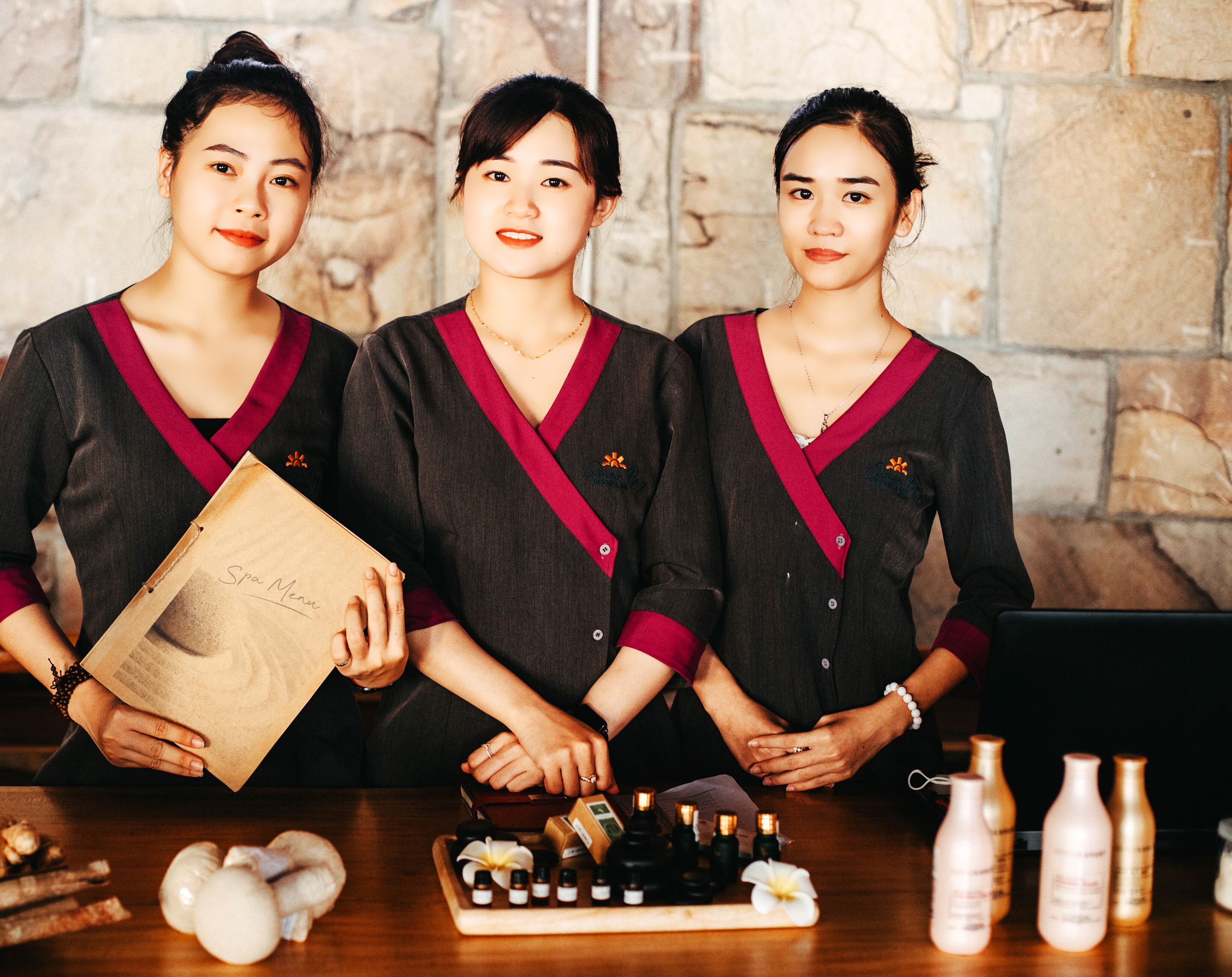 Bilik rawatan pasangan, bilik wap, urut tuaman batu 