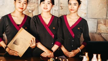 Bilik rawatan pasangan, bilik wap, urut tuaman batu