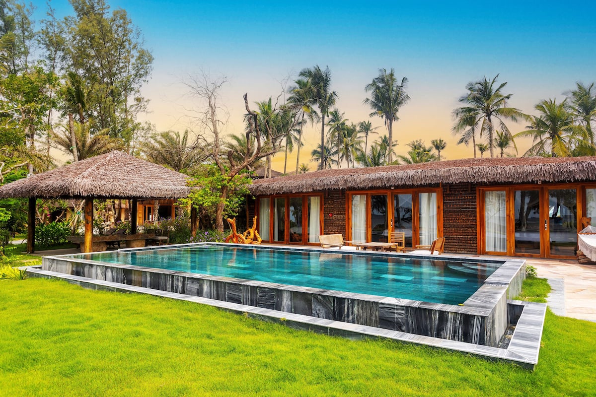 Villa Bayfront Ong Lang 3 Bedrooms | 1 bedroom, minibar, in-room safe, desk