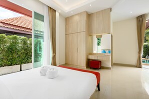 Luksushuvila | Tallelokero huoneessa, pimennysverhot, silitysrauta/-lauta