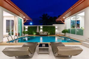 Luxury Villa | Terrace/patio