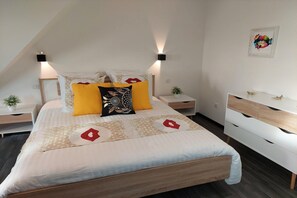 5 habitaciones, cuna de viaje y wifi gratis 