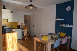 Dining - Studio in Plougasnou with Sea View and Beaches (Plougasnou)