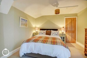 2 bedrooms, iron/ironing board, bed sheets
