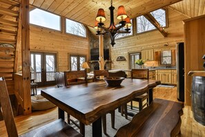 Dining - A Golden Retreat | Morganton, GA (Morganton)