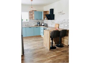 Fridge, microwave, oven, dishwasher