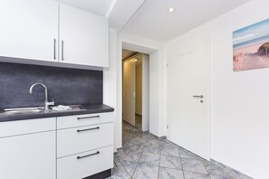 Refrigerador, horno, lavavajillas, cafetera/tetera