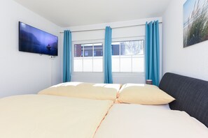 3 bedrooms, travel cot, WiFi - Ferienwohnung Luv - Mein Urlaubshaus (Esens)