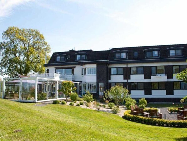 Unclassified image, 1 of 14, button - Doppelzimmer Exklusiv Ems - Hotel Lange, 14002 (Leer (Ostfriesland))