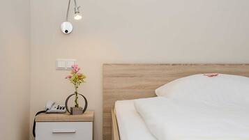 1 Schlafzimmer, Schreibtisch, WLAN, Bettwäsche