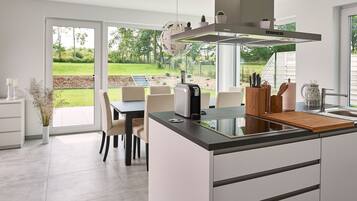 Réfrigérateur, micro-ondes, four, lave-vaisselle