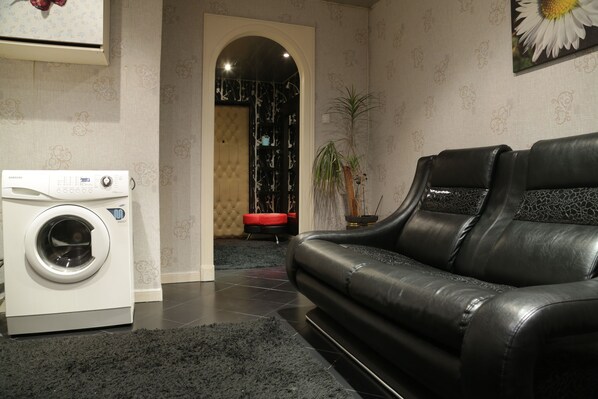 Classic Room | Iron/ironing board, free WiFi