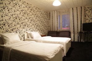 Iron/ironing board, free WiFi