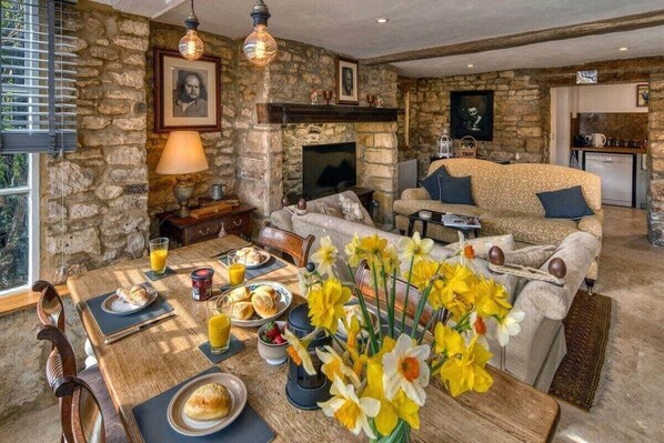 TV, peis og kontorer