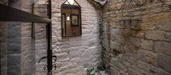The Little Window, Classic Cotswolds Cottage