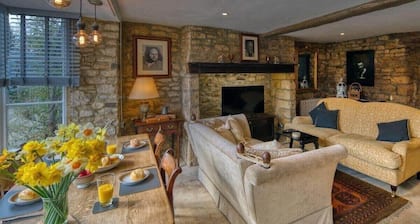 The Little Window, Classic Cotswolds Cottage