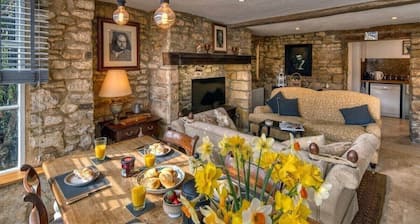 The Little Window, Classic Cotswolds Cottage