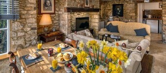 The Little Window, Classic Cotswolds Cottage