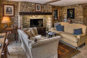 TV, peis og kontorer