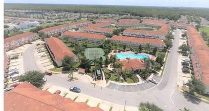 7 miles from Disney world