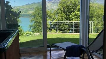 Vue depuis lâhĂ©bergement