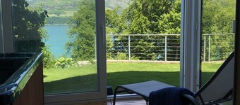 Vacation apartment on Lake Thun - magnificent views of the lake and mountains