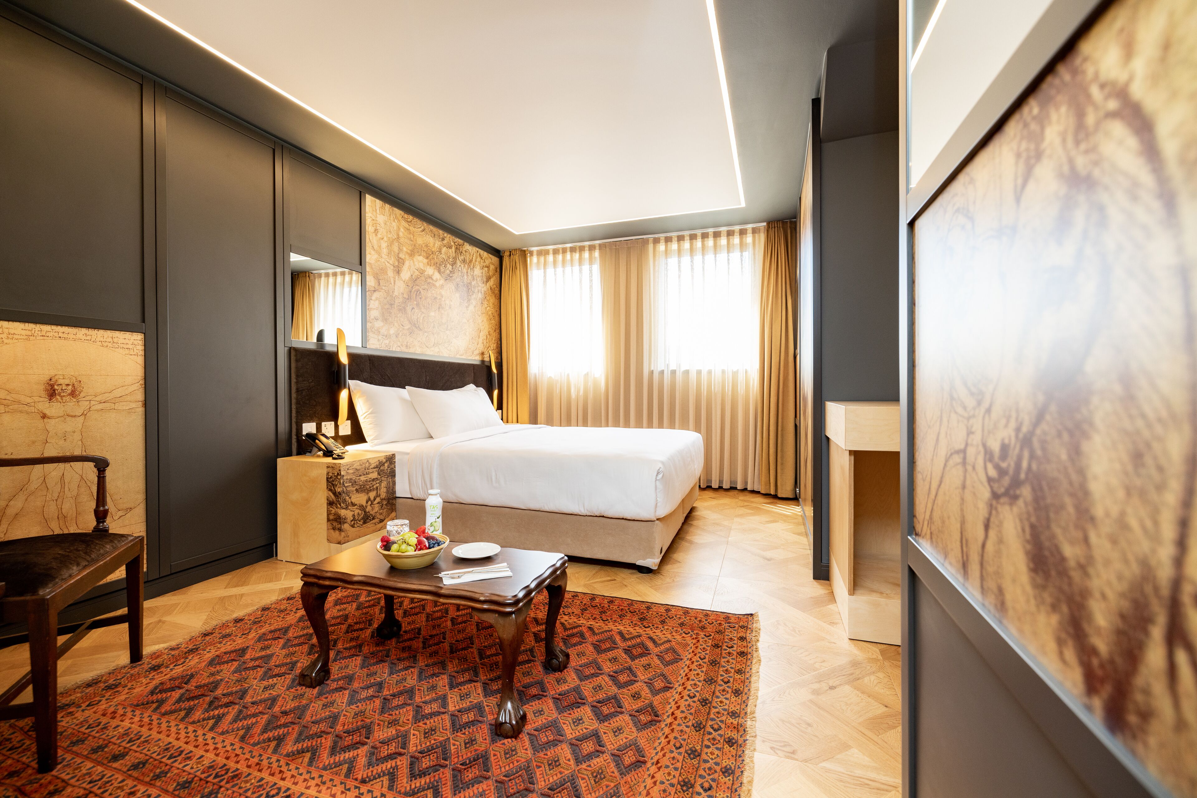 deluxe king room | 1 bedroom, premium bedding, down duvets, memory-foam beds