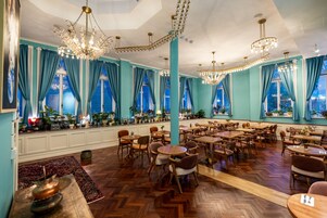 Daily buffet breakfast (GBP 15 per person)