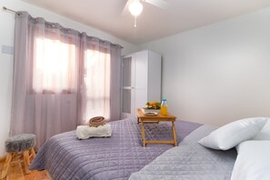 4 bedrooms, in-room safe, iron/ironing board, free WiFi